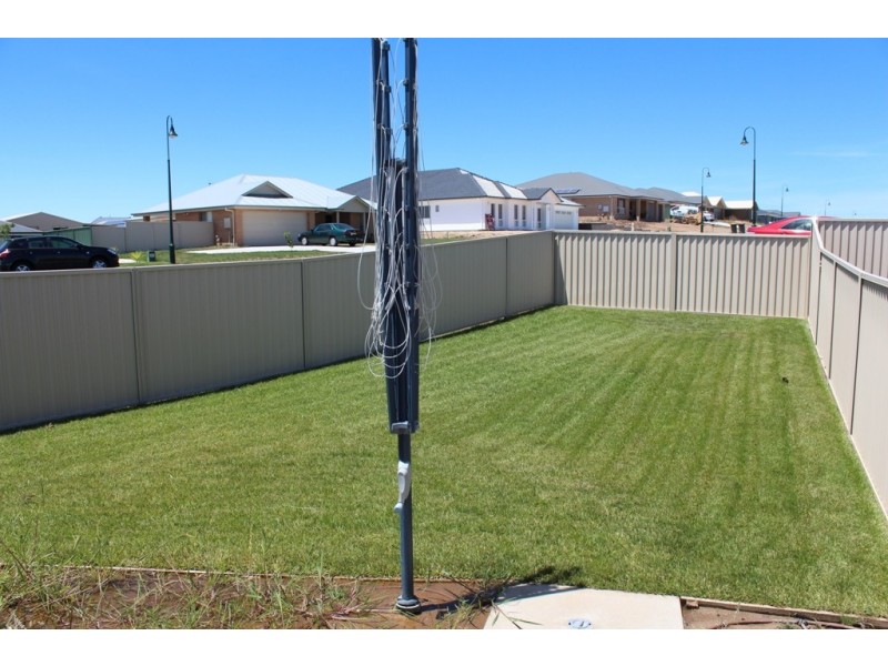 25 Westbourne Drive, Bathurst NSW 2795