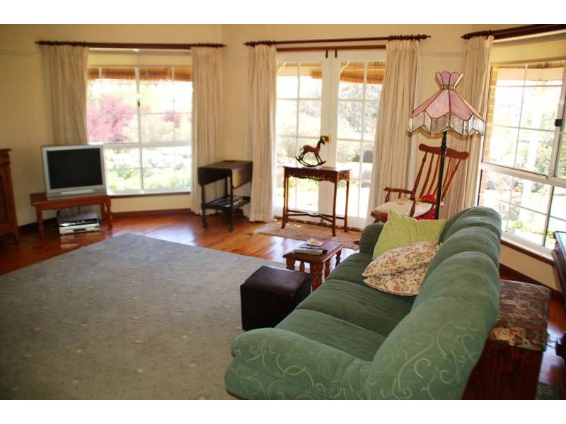 1 Wallaroi Close, Bathurst NSW 2795