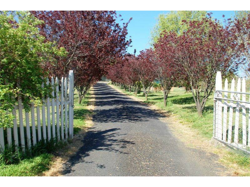 1 Wallaroi Close, Bathurst NSW 2795