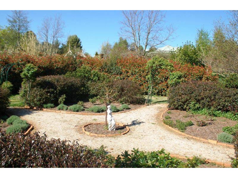 1 Wallaroi Close, Bathurst NSW 2795