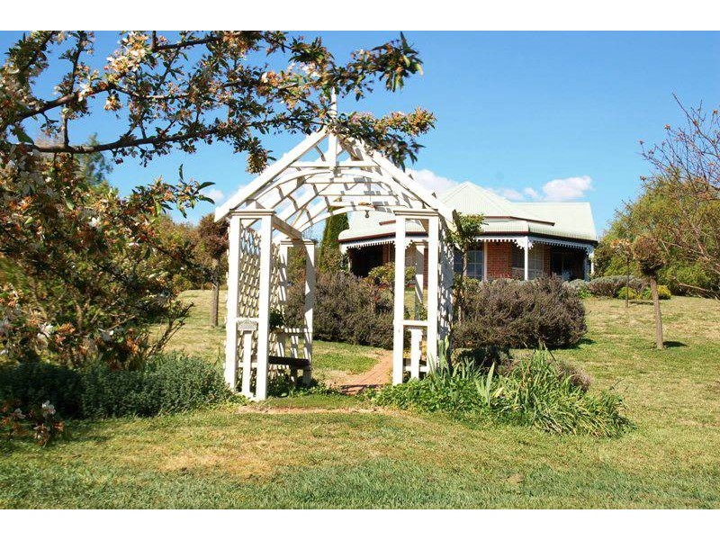 1 Wallaroi Close, Bathurst NSW 2795