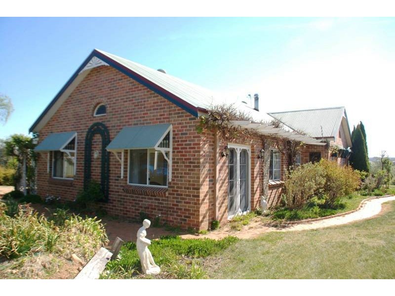 1 Wallaroi Close, Bathurst NSW 2795