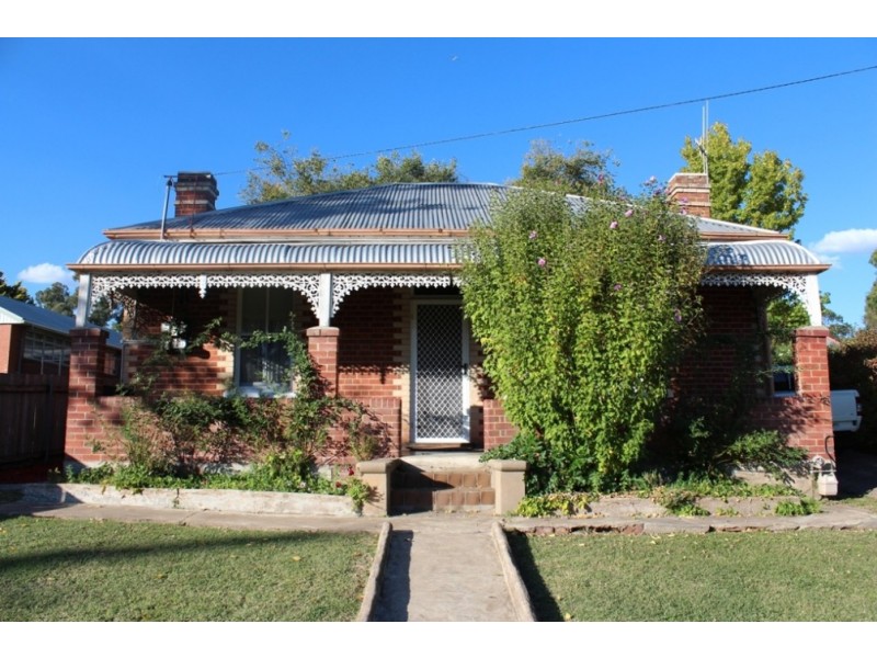 17 Gilmour Street, Bathurst NSW 2795