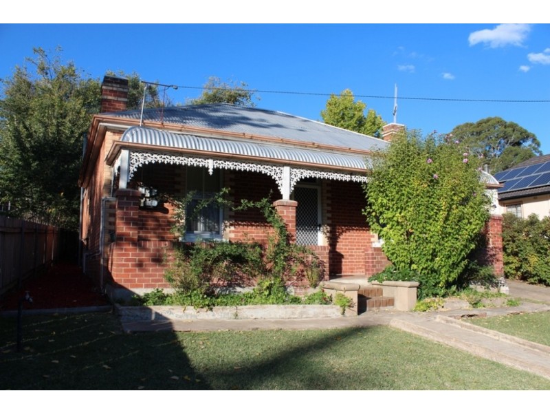 17 Gilmour Street, Bathurst NSW 2795