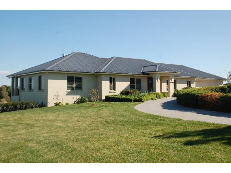 71 Blue Ridge Drive, Bathurst NSW 2795