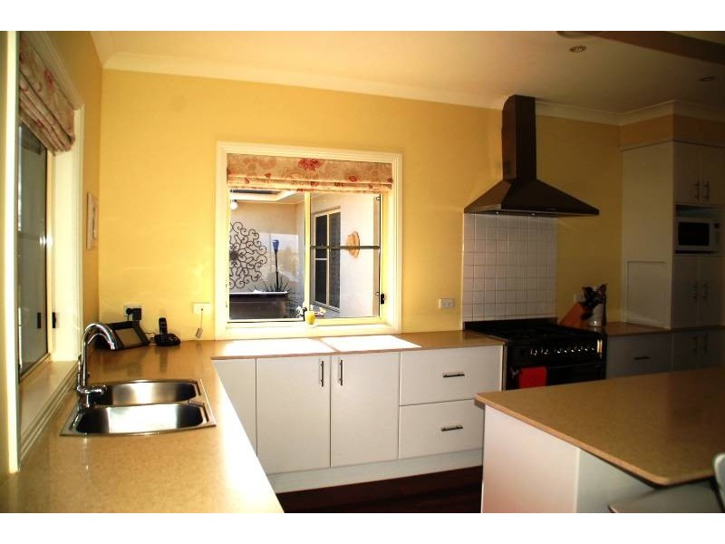 71 Blue Ridge Drive, Bathurst NSW 2795