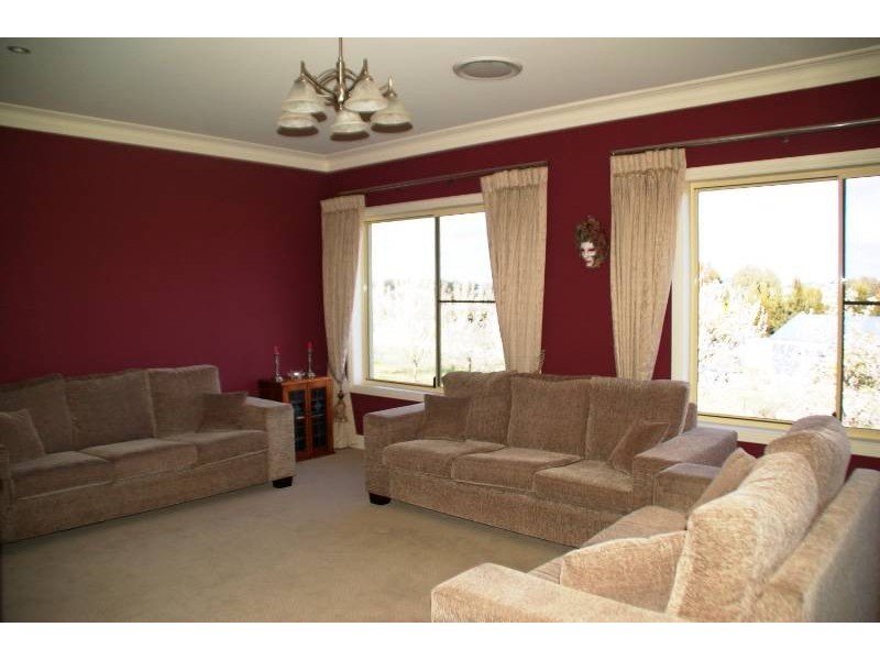 71 Blue Ridge Drive, Bathurst NSW 2795