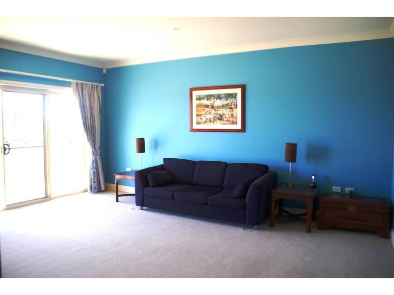 71 Blue Ridge Drive, Bathurst NSW 2795