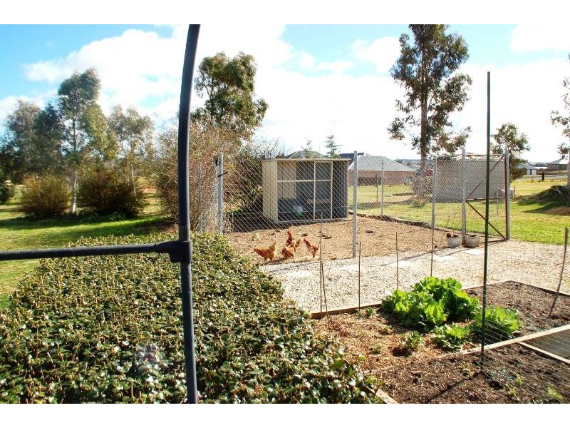 71 Blue Ridge Drive, Bathurst NSW 2795