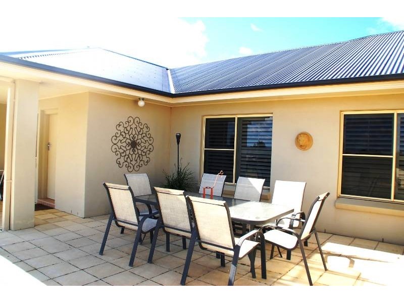 71 Blue Ridge Drive, Bathurst NSW 2795