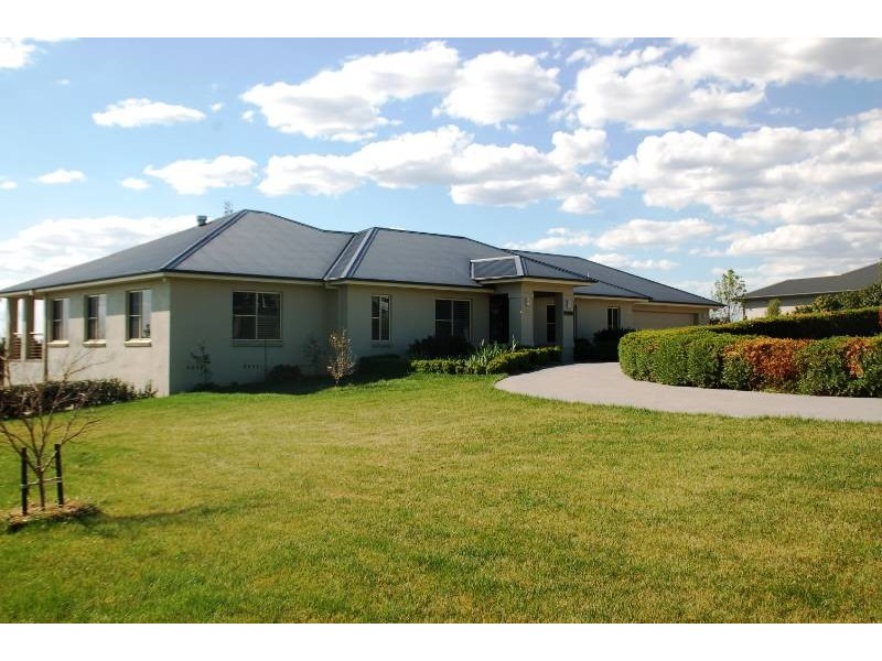 71 Blue Ridge Drive, Bathurst NSW 2795