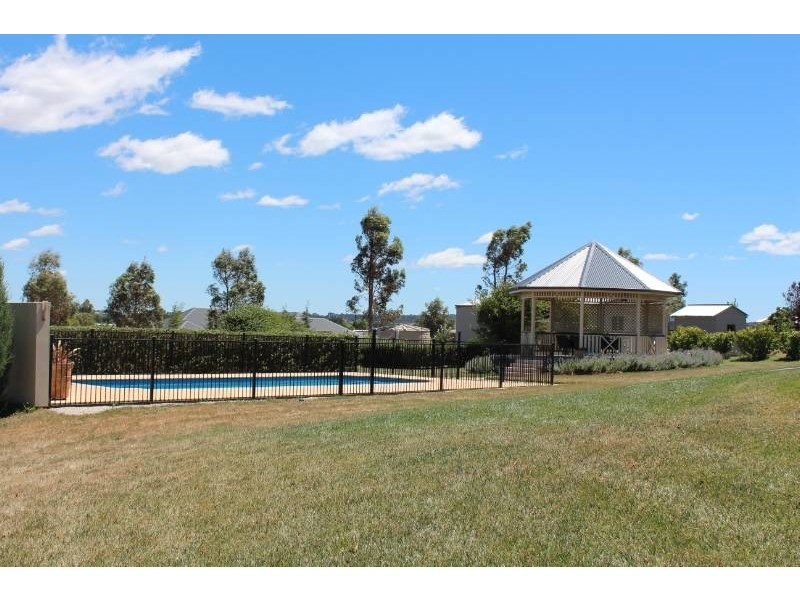 71 Blue Ridge Drive, Bathurst NSW 2795