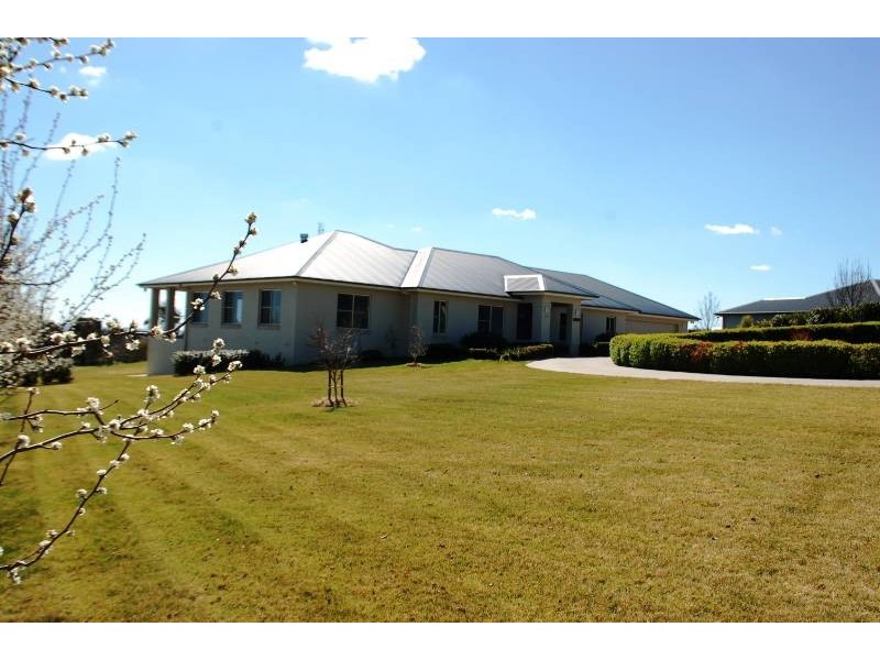 71 Blue Ridge Drive, Bathurst NSW 2795