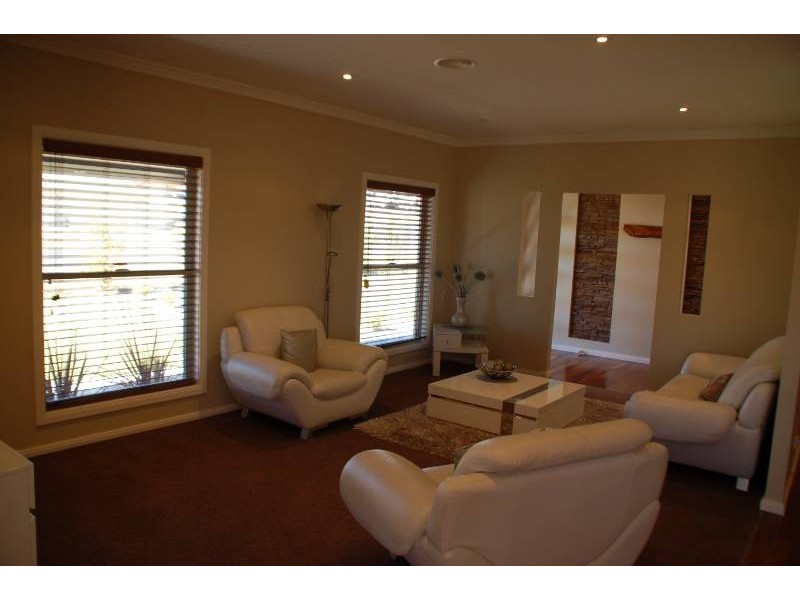 84 Hughes Street, Bathurst NSW 2795