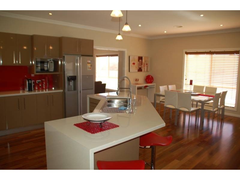 84 Hughes Street, Bathurst NSW 2795