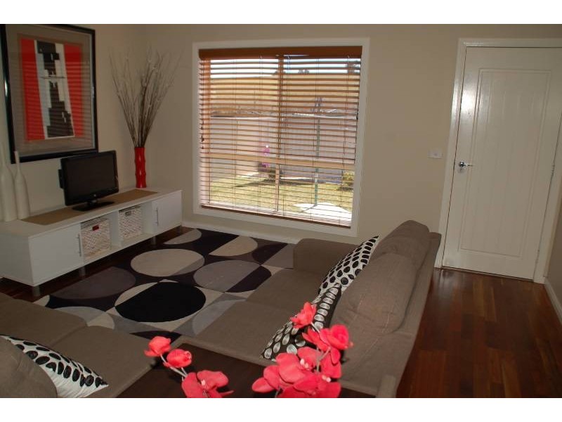 84 Hughes Street, Bathurst NSW 2795