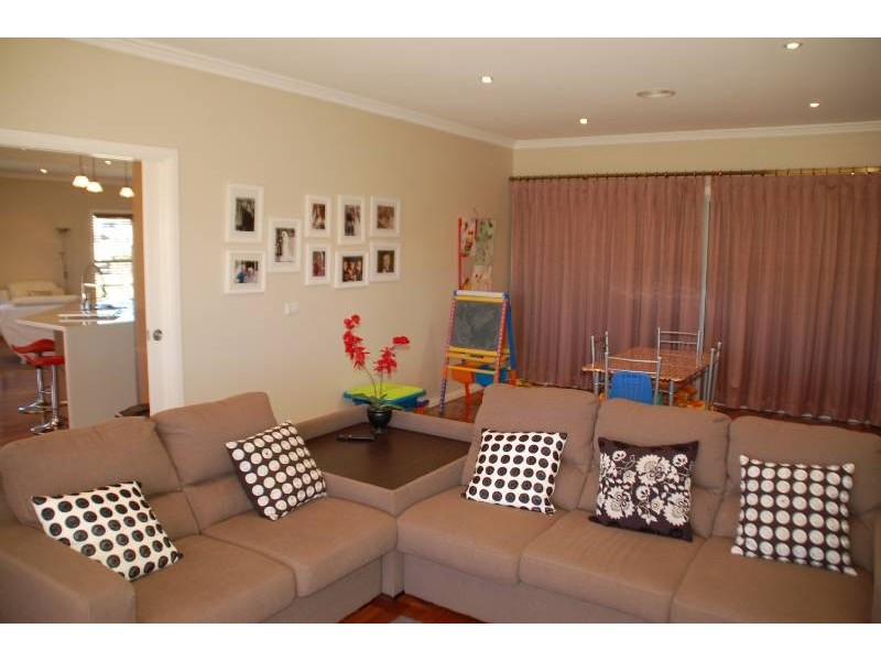 84 Hughes Street, Bathurst NSW 2795