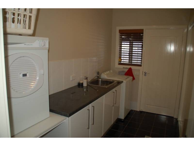 84 Hughes Street, Bathurst NSW 2795