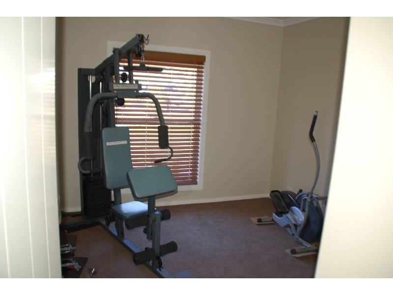 84 Hughes Street, Bathurst NSW 2795