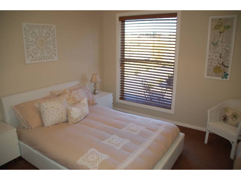 84 Hughes Street, Bathurst NSW 2795