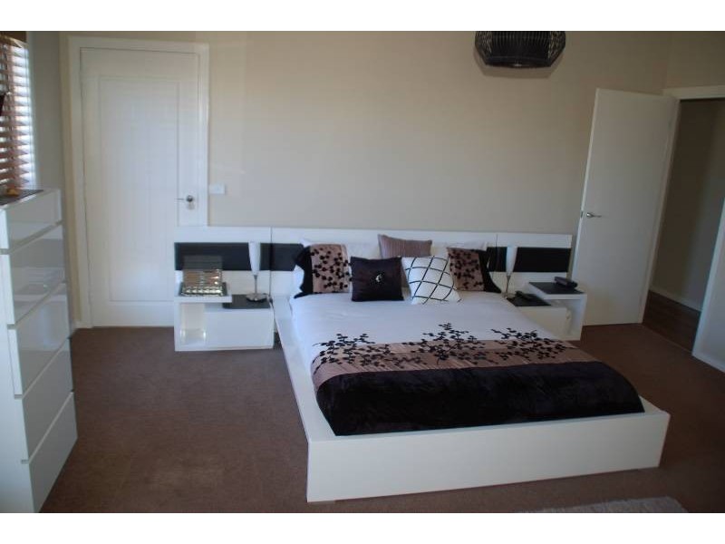 84 Hughes Street, Bathurst NSW 2795