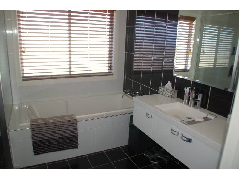 84 Hughes Street, Bathurst NSW 2795