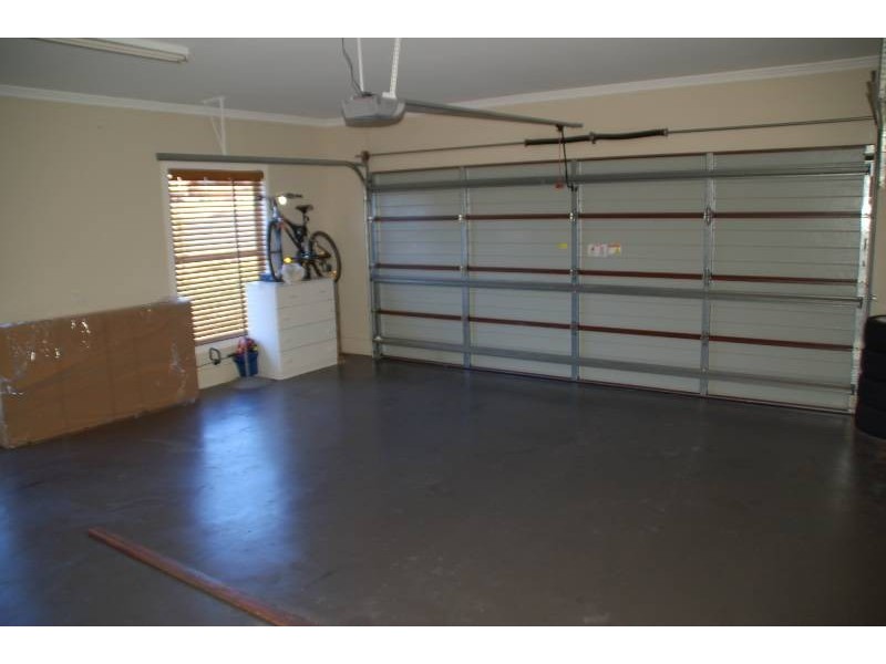 84 Hughes Street, Bathurst NSW 2795