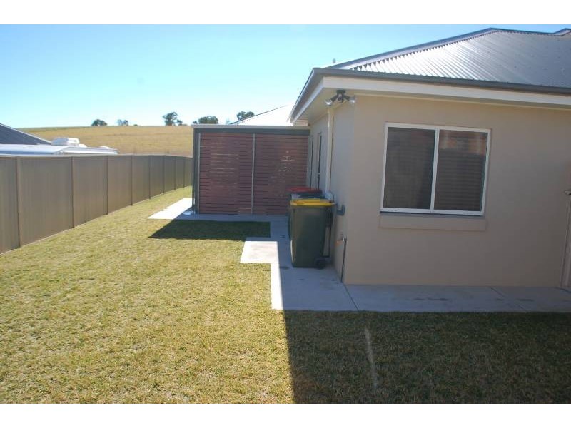 84 Hughes Street, Bathurst NSW 2795