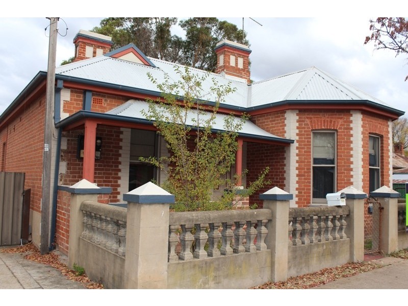 140 Stewart Street, Bathurst NSW 2795
