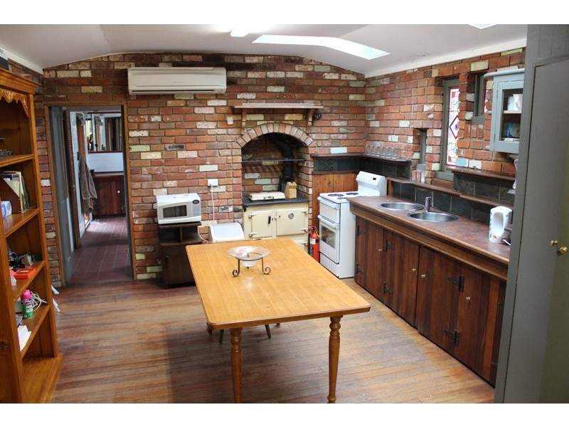 283 Russell Street, Bathurst NSW 2795