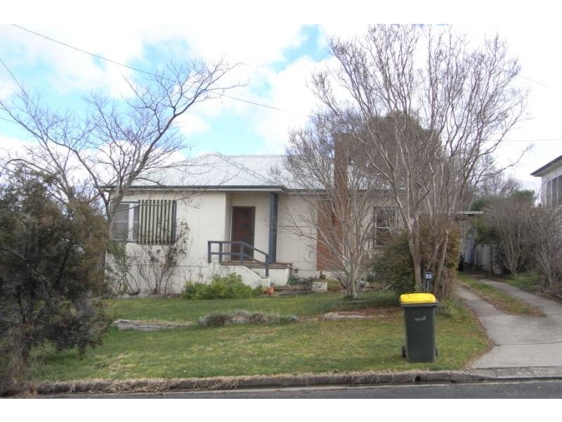 15 Henderson Street, Bathurst NSW 2795