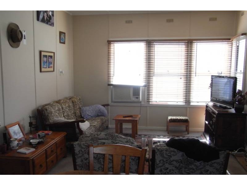 15 Henderson Street, Bathurst NSW 2795