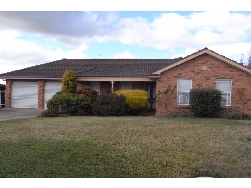 6 Hastings Place, Bathurst NSW 2795