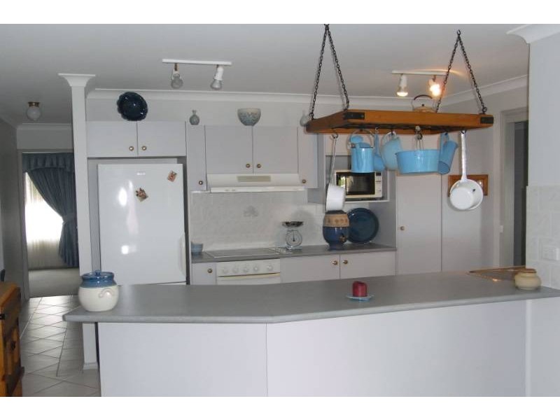 6 Hastings Place, Bathurst NSW 2795