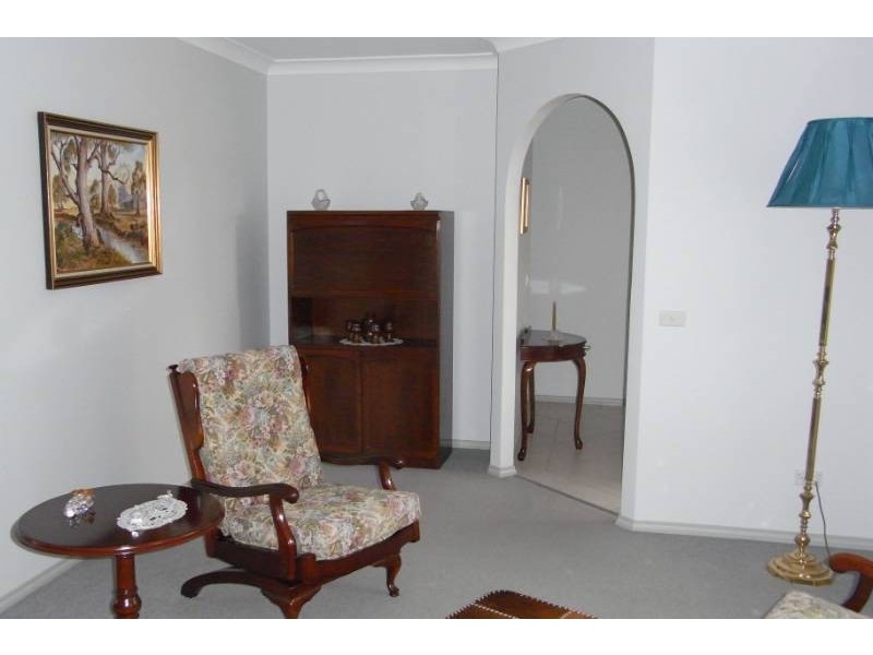 6 Hastings Place, Bathurst NSW 2795