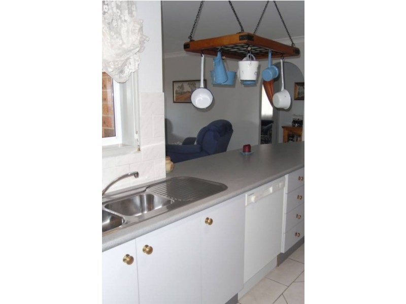 6 Hastings Place, Bathurst NSW 2795