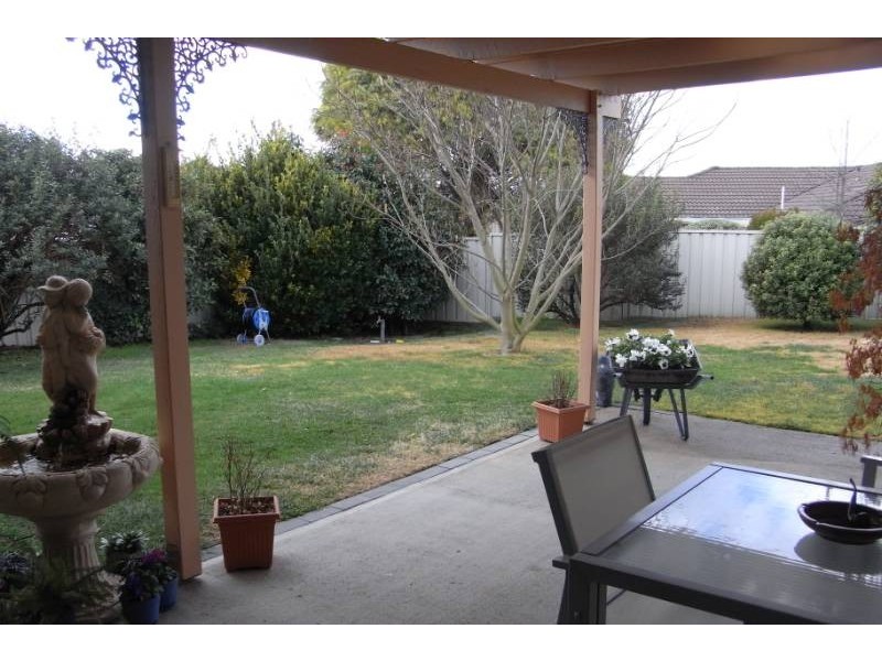 6 Hastings Place, Bathurst NSW 2795