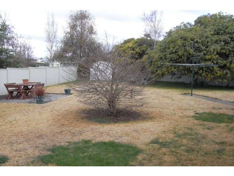 6 Hastings Place, Bathurst NSW 2795