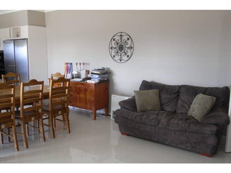 16 Robindale Court, Bathurst NSW 2795