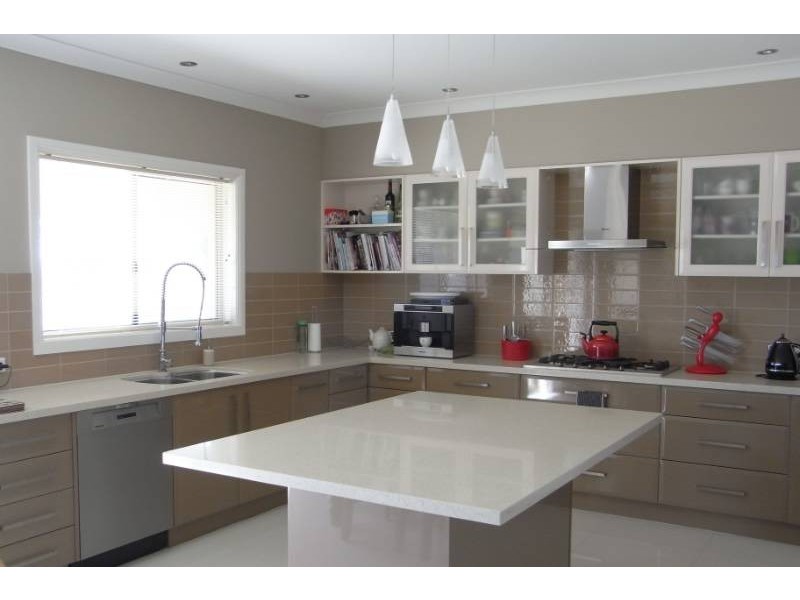 16 Robindale Court, Bathurst NSW 2795