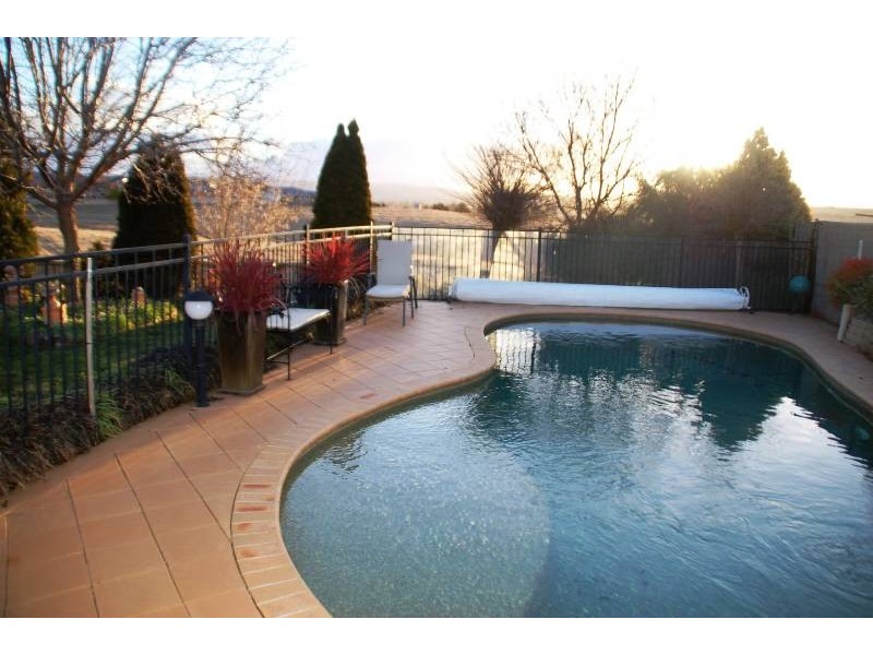 27 Country Way, Bathurst NSW 2795