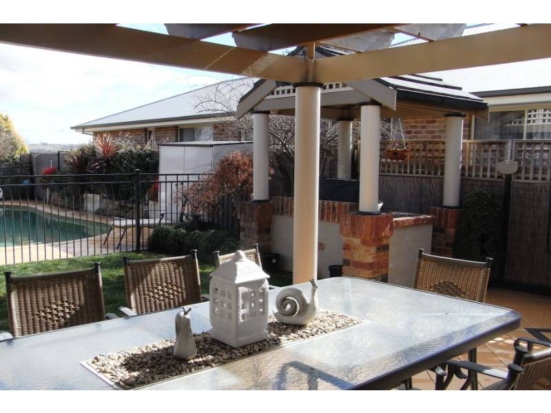 27 Country Way, Bathurst NSW 2795