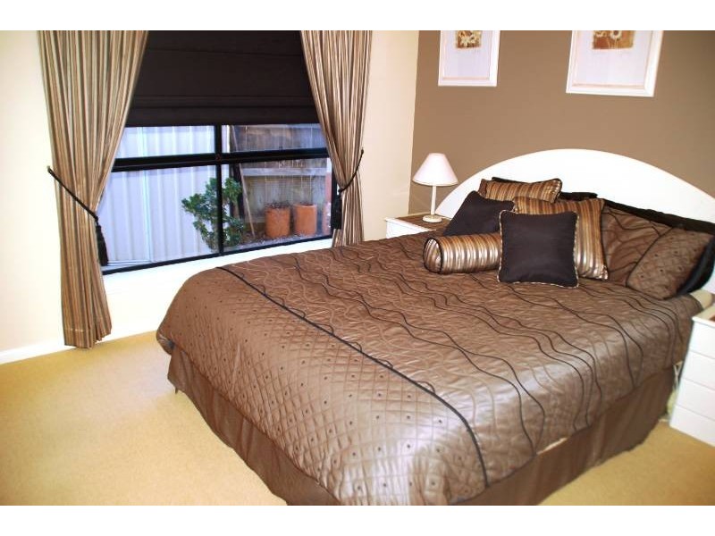 27 Country Way, Bathurst NSW 2795