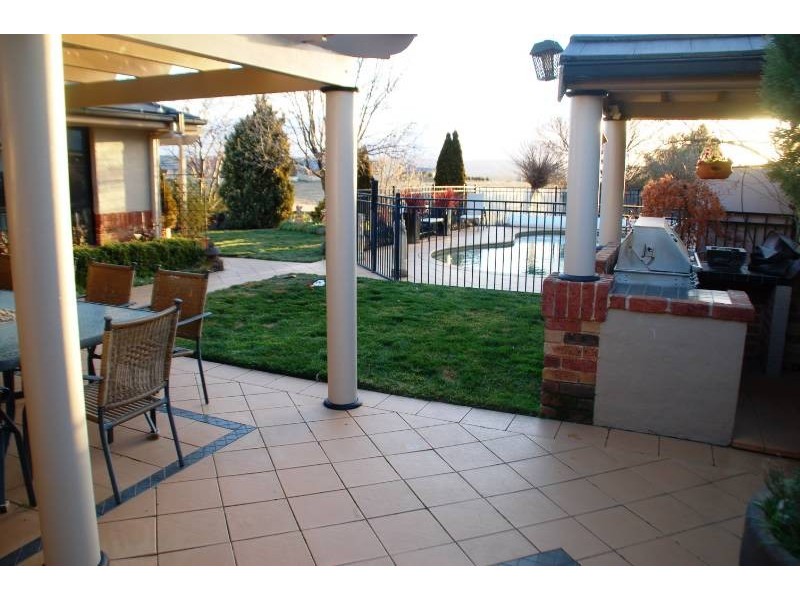 27 Country Way, Bathurst NSW 2795