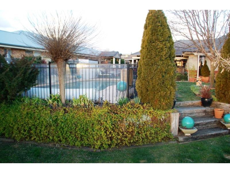 27 Country Way, Bathurst NSW 2795