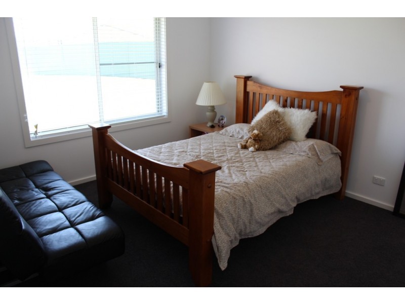 78 Freeman Circuit, Bathurst NSW 2795