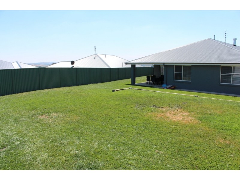 78 Freeman Circuit, Bathurst NSW 2795