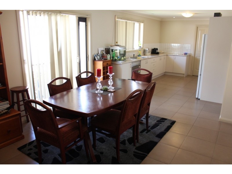 67 Ilumba Way, Bathurst NSW 2795