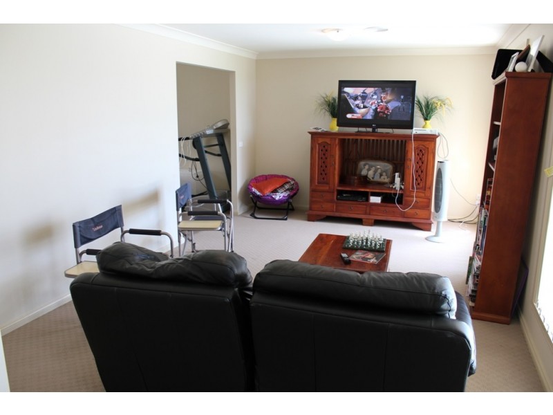 67 Ilumba Way, Bathurst NSW 2795