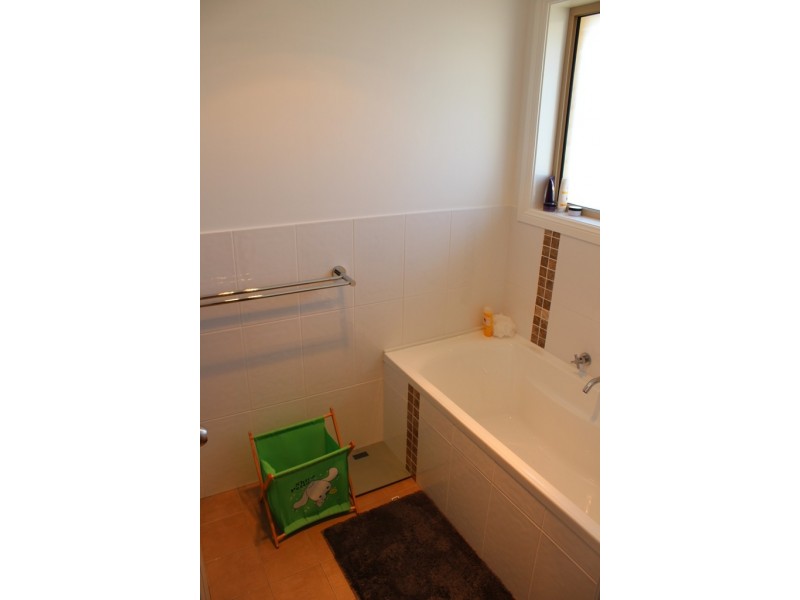67 Ilumba Way, Bathurst NSW 2795